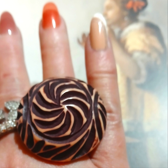 HOTCAKES Design Hand Cast Resin Ring - Picture 5 of 8